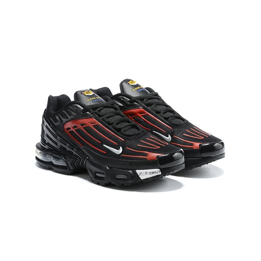 Nike Air Max Plus 3 Nero Rosso Uomo Sneakers Tecnologiche e Moderne - vista dall'alto