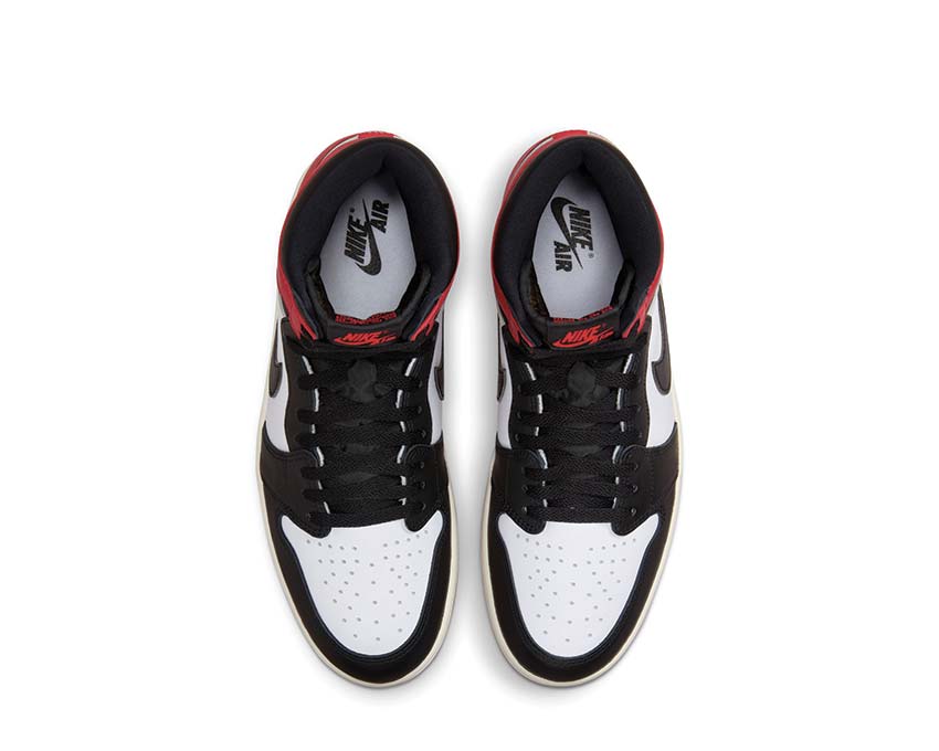 Air Jordan 1 Retro High OG "Black Toe" - vista posteriore