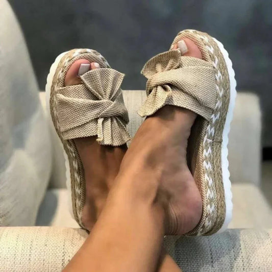 Sandali ortopedici alla moda da donna