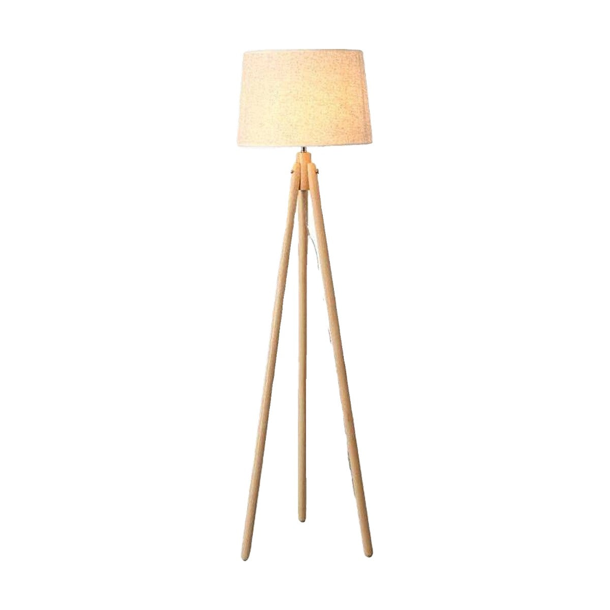 Lampada da Terra a Treppiede con Ripiani