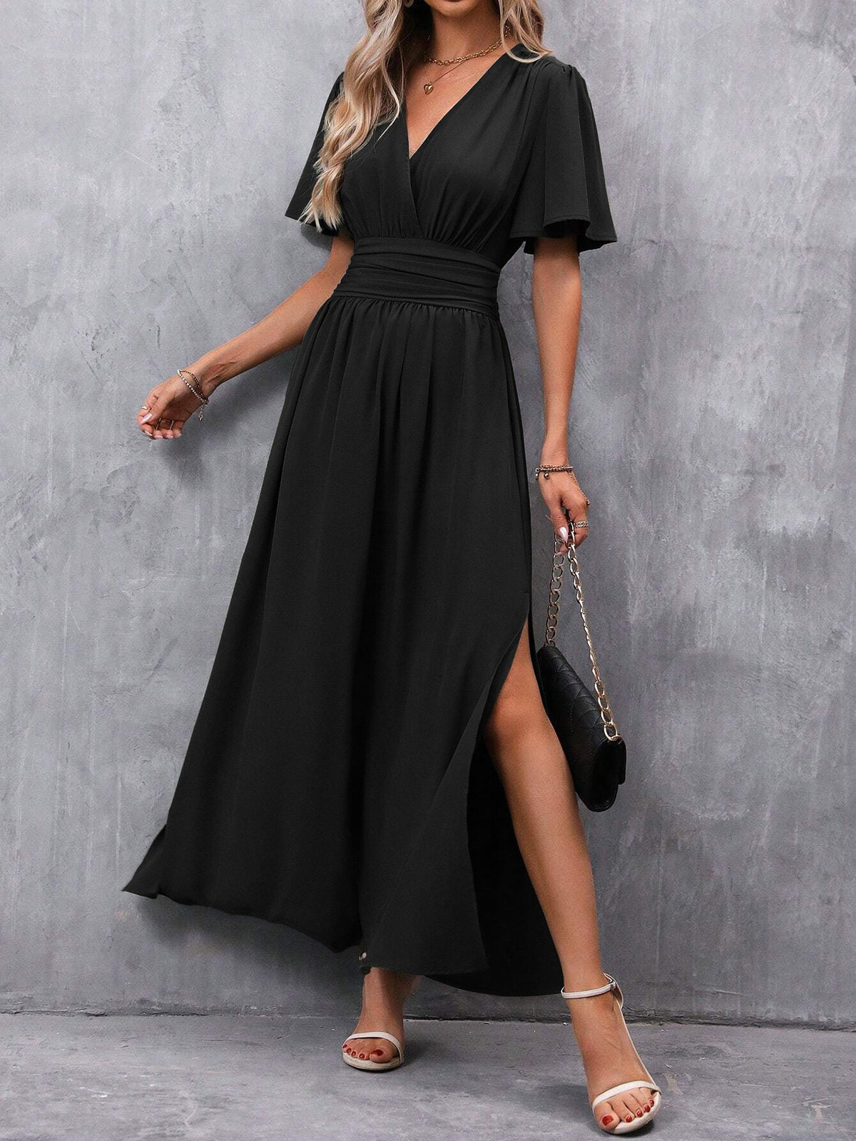 Elegante abito lungo con scollo a V da donna