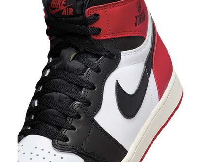 Air Jordan 1 Retro High OG "Black Toe" - vista laterale