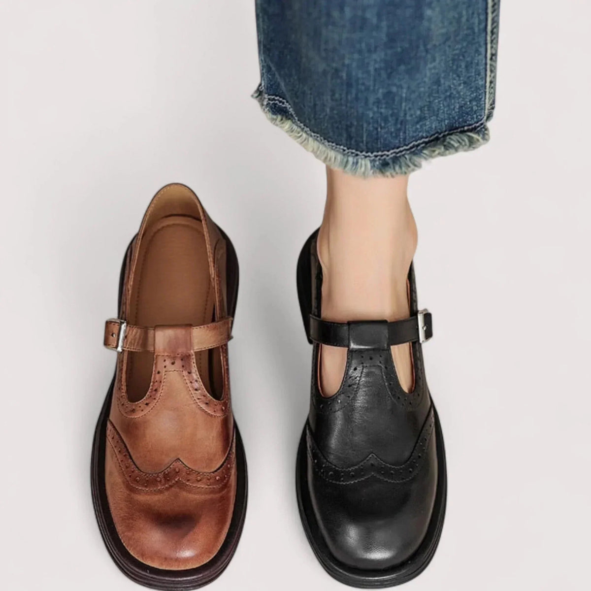 Scarpe Mary Jane in pelle con cinturino a T e dettagli brogue
