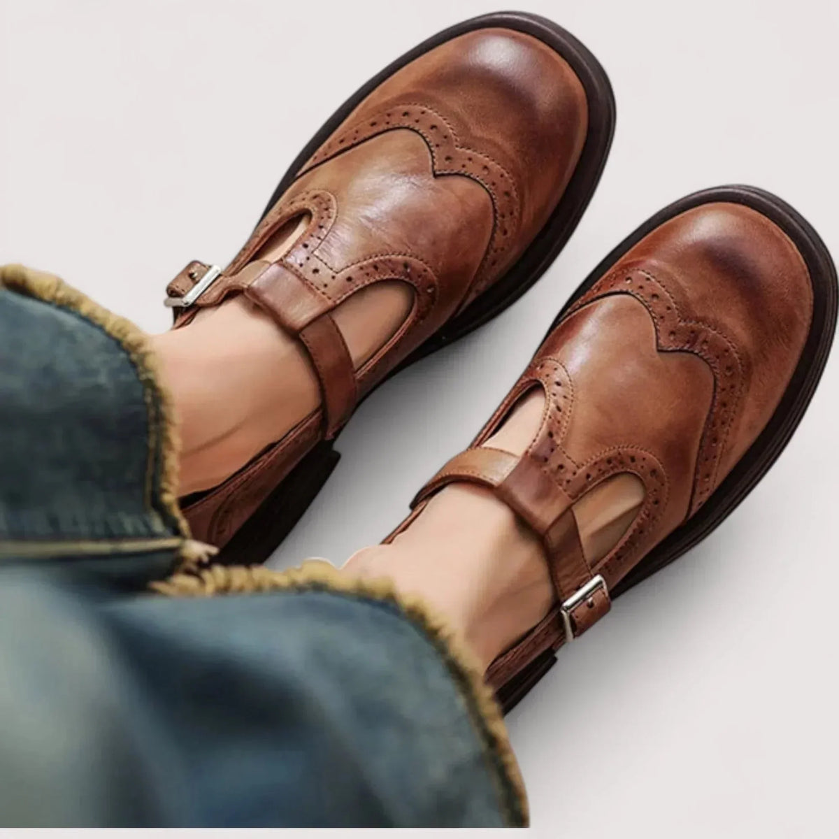 Scarpe Mary Jane in pelle con cinturino a T e dettagli brogue