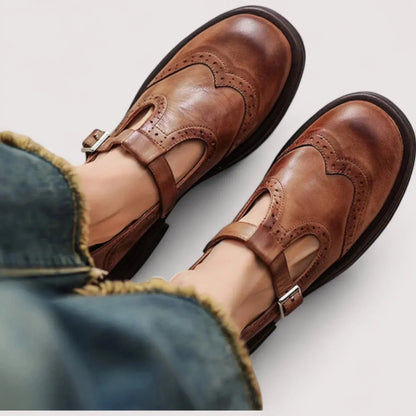 Scarpe Mary Jane in pelle con cinturino a T e dettagli brogue