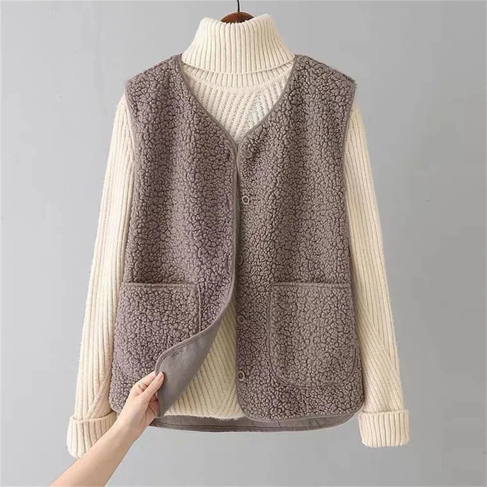 Gilet sherpa con scollo a V e bottoni